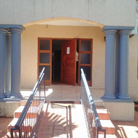 Tshedza Guest Lodge Louis Trichardt Ngoại thất bức ảnh