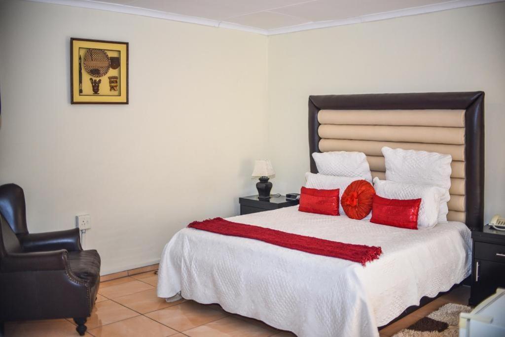 Tshedza Guest Lodge Louis Trichardt Ngoại thất bức ảnh